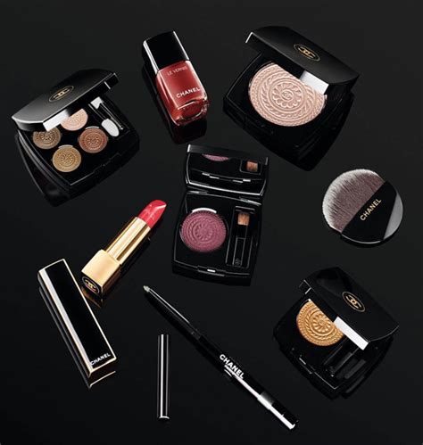 chanel holiday christmas 2019 makeup collection release date|How to Create a Festive Makeup Look with the HOLIDAY 2019 .